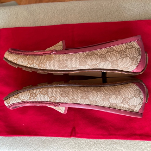 Authentic Gucci Shoes size 37 - Picture 3 of 11